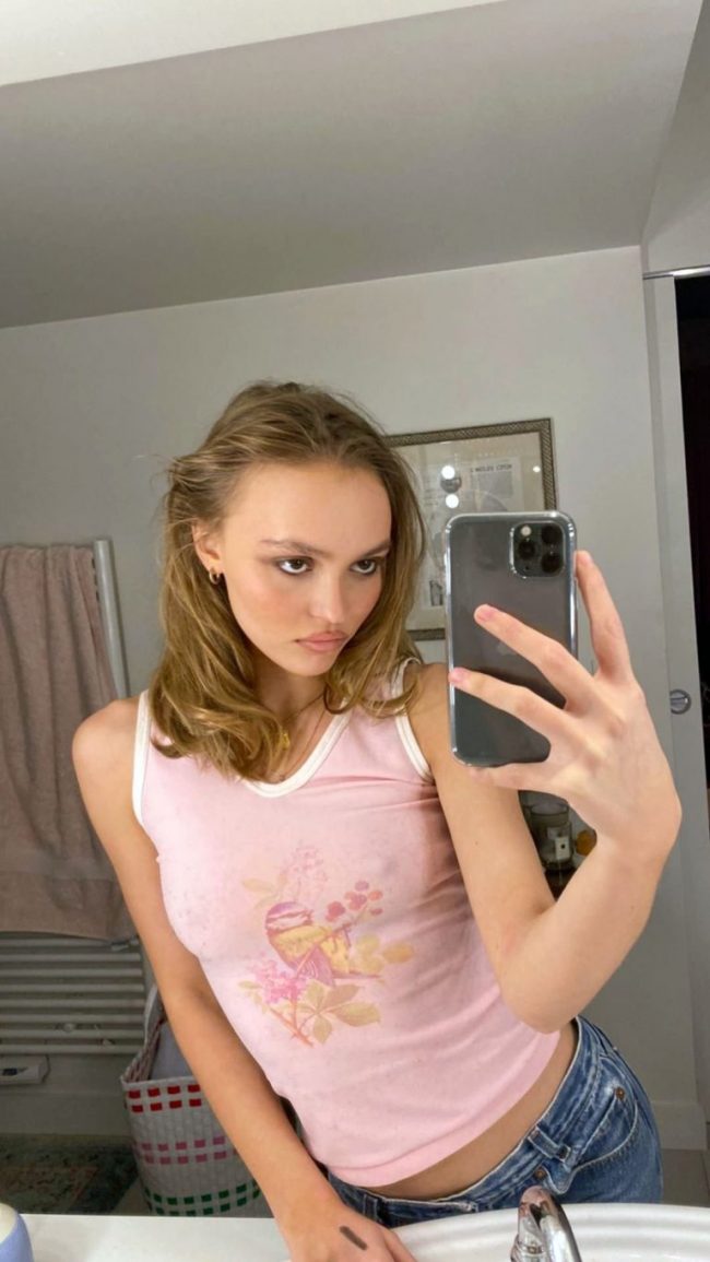 Lily Rose Depp Braless 1 Photo TheSexTube