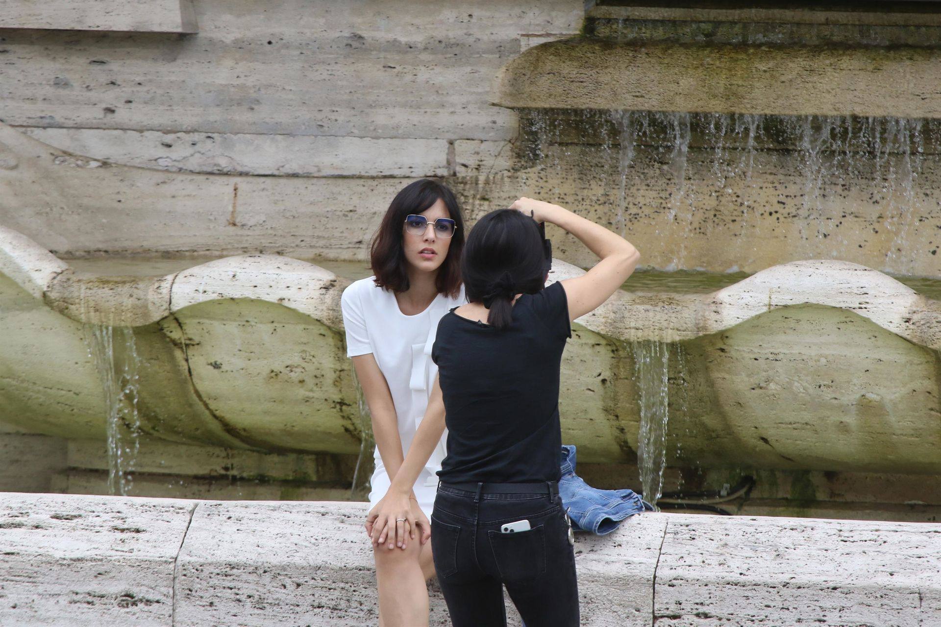 Rocío Muñoz Morales Topless Boobs During a Photoshoot at villa Borghese in Rome NSFW