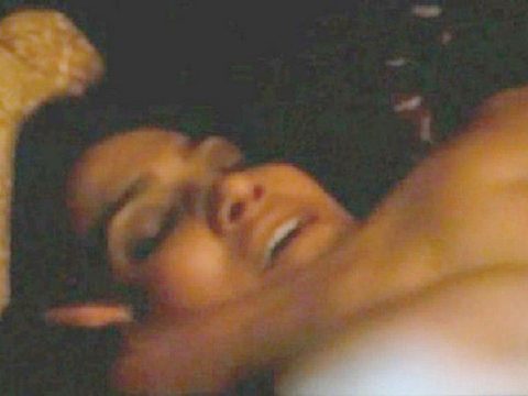 Jennifer Lopez – Topless Sex Scene in the Movie “The Boy Next Door” Jennifer Lopez – Topless Sex Scene in the Movie "The Boy Next Door" 4