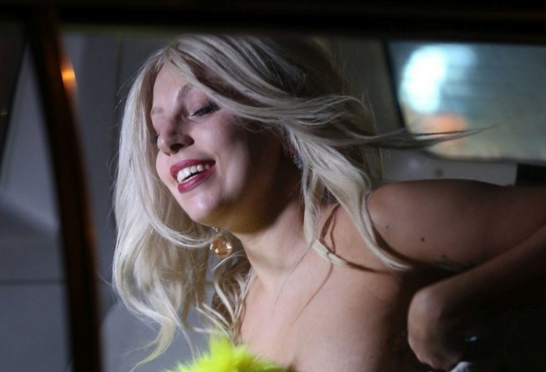 Lady Gaga Tits (1 Photo) 2.
