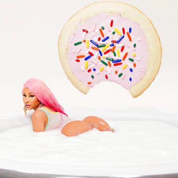 Nicki Minaj (2 Sexy Photos)