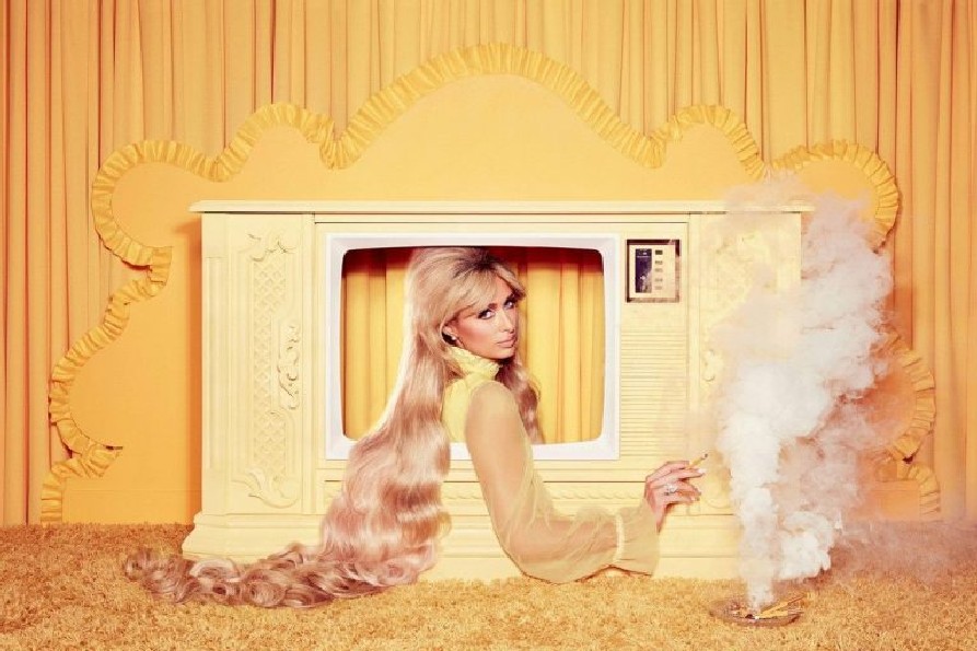 Paris Hilton Sexy (6 New Photos)