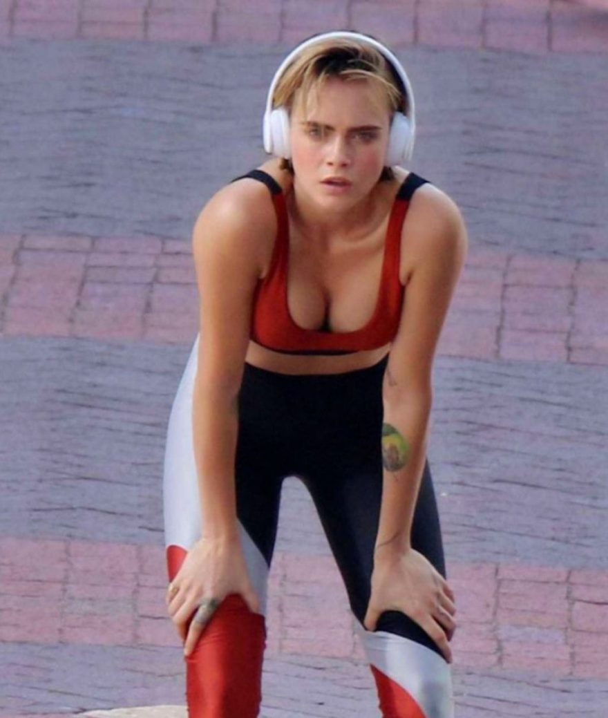 Cara Delevingne Sexy (21 Photos) 17