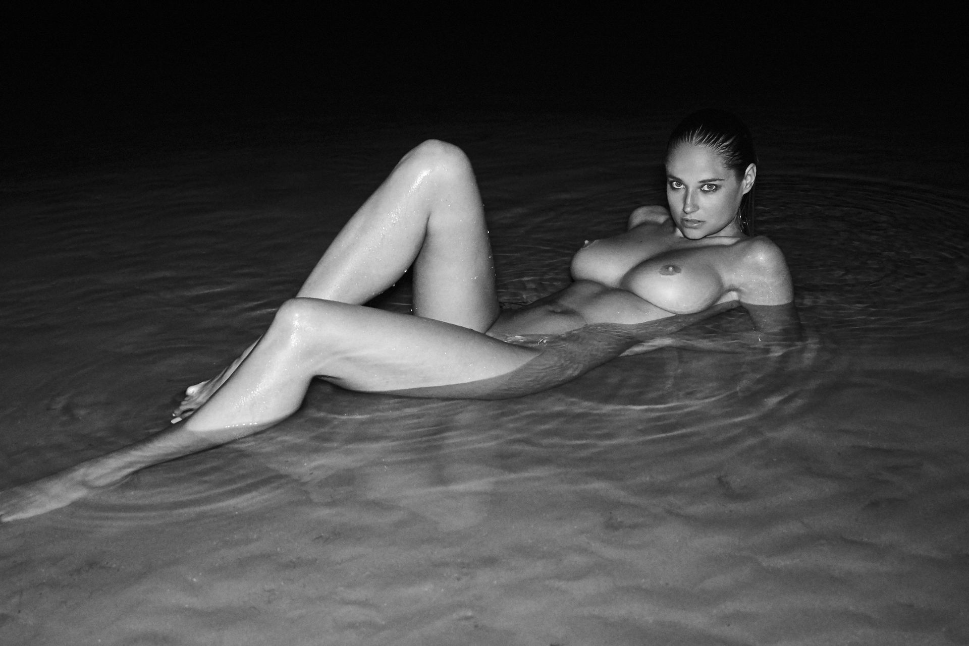 Here are the sexy and nude photos of Genevieve Morton from "After Dark...