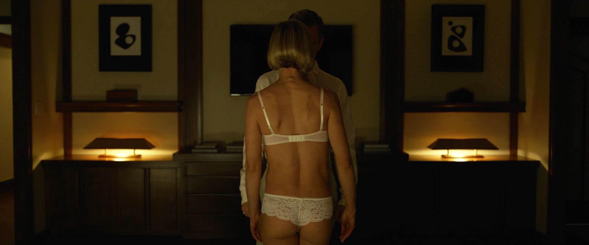 Rosamund Pike Nude – Gone Girl (6 Pics + Video)