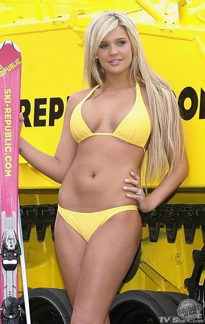 Danielle Lloyd: Sex tapes & iCloud hack Pics 15