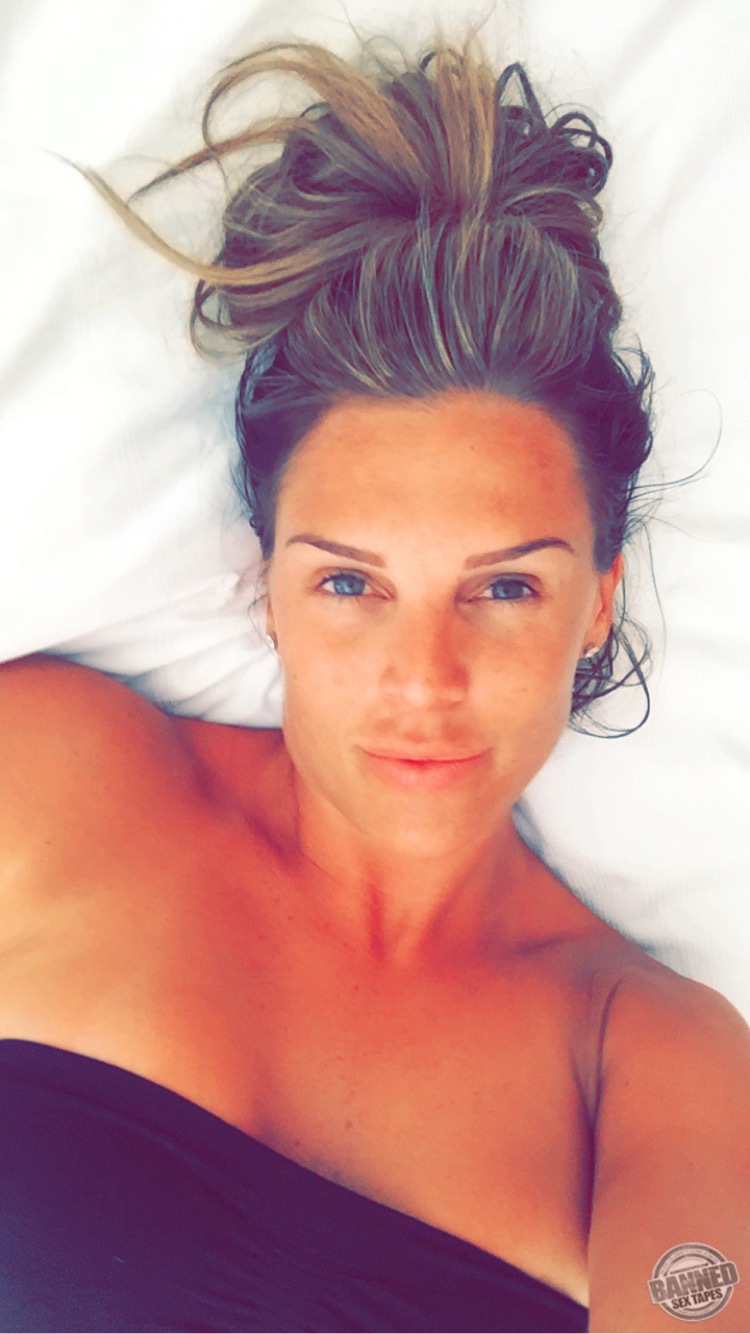 Danielle Lloyd: Sex tapes & iCloud hack Pics 165