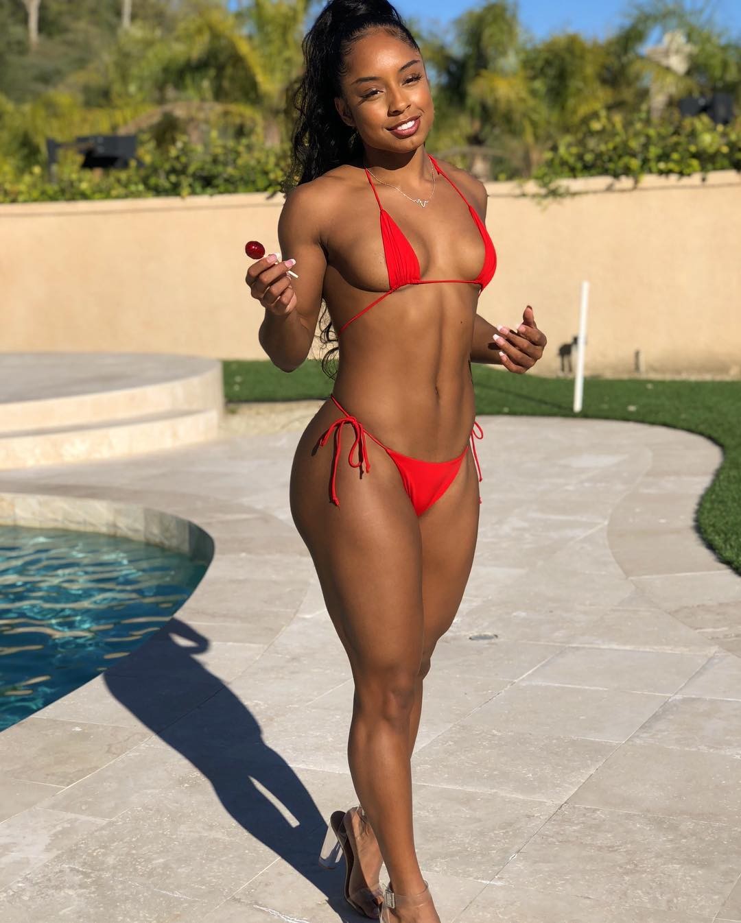 New photos of the stunning fitness model Qimmah Russo Sexy none-nude, who i...