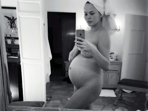 Chrissy Teigen Naked Photos 051