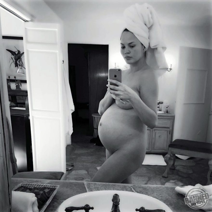 Chrissy Teigen Naked Photos Chrissy Teigen Naked Photos 051