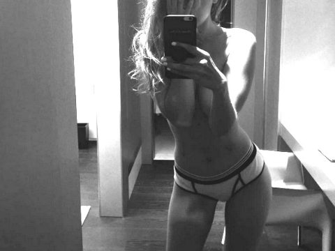 Gigi Hadid Topless