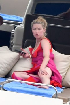 Amber Heard Sexy (21 Photos)