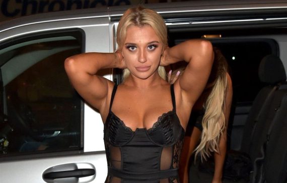 Bethan Kershaw Sexy (7 Photos)