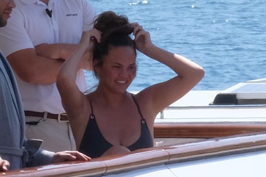Chrissy Teigen Sexy (26 Photos)