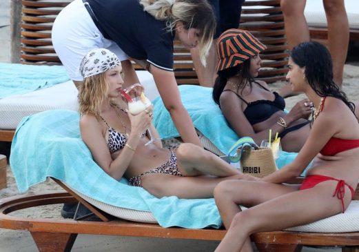 Gigi Hadid, Bella Hadid, Alana Hadid Sexy (90 Photos)