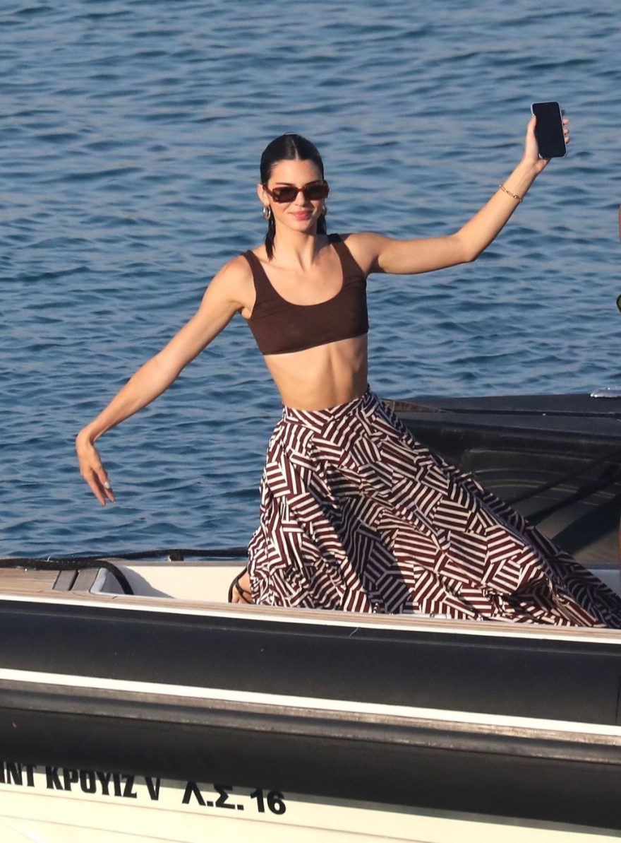 Kendall Jenner Sexy Thefappeningblog Com 31 3 1024x1388