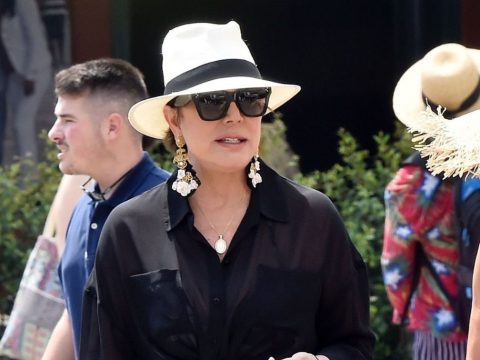Kris Jenner Sexy (31 Photos) Kris Jenner Sexy Thefappeningblog Com 3 1 1024x1616