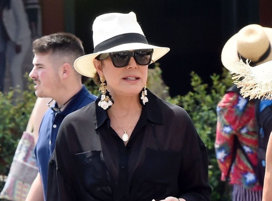 Kris Jenner Sexy Thefappeningblog Com 3 1 1024x1616