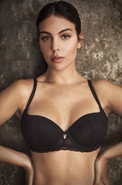 Georgina Rodriguez Hot (21 Photos)
