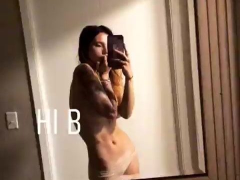 Bella Thorne Sexy & Topless 001