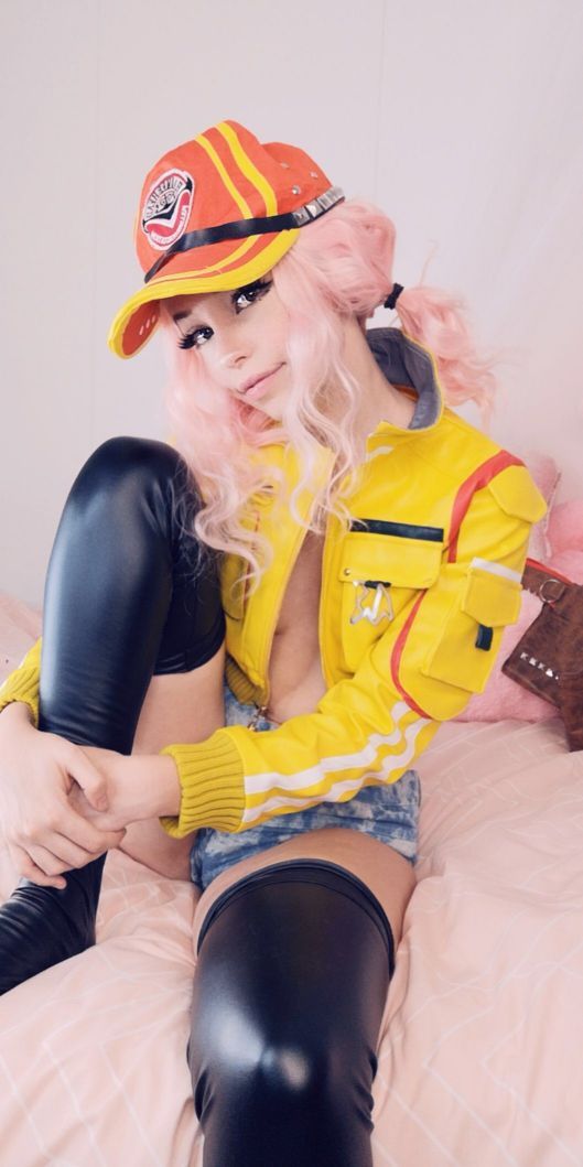 Belle Delphine Sexy & Topless 011
