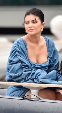 Kylie Jenner Sexy (25 Hot Photos)