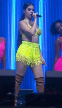 Mabel Sexy (16 Photos)