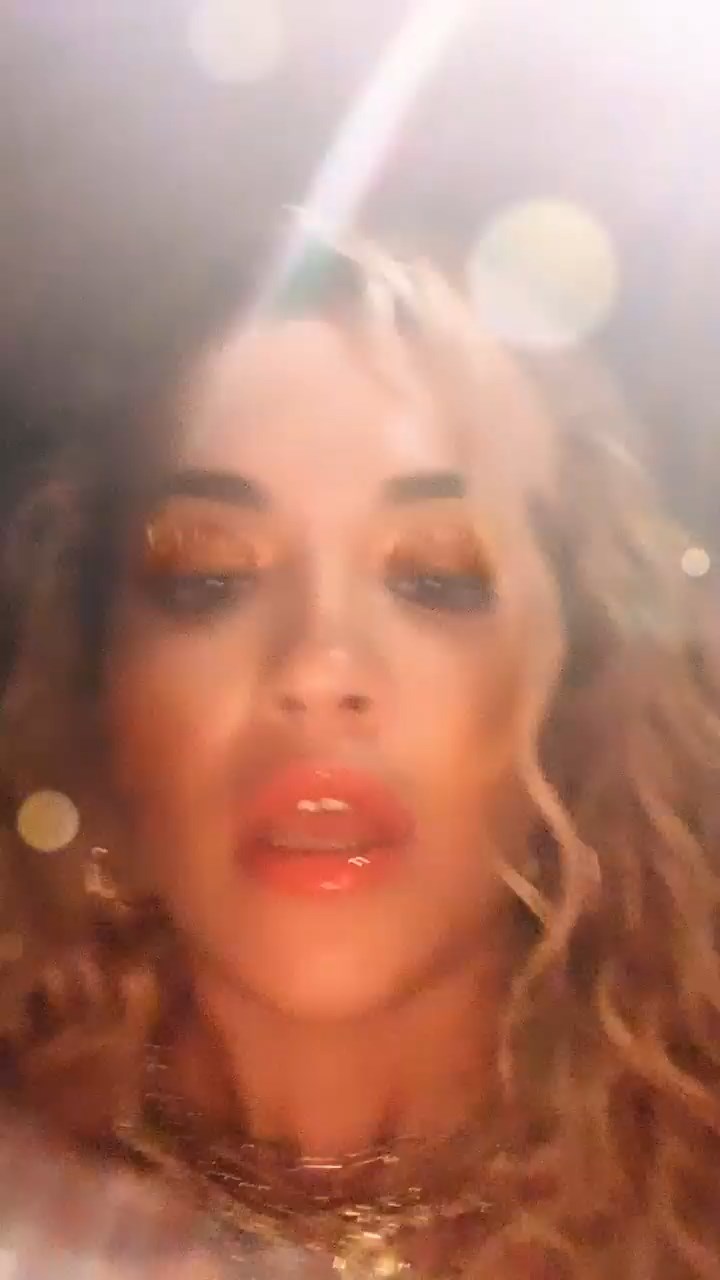Rita Ora Tit Flash 001