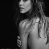 Jessica Alba Sexy & Topless 001