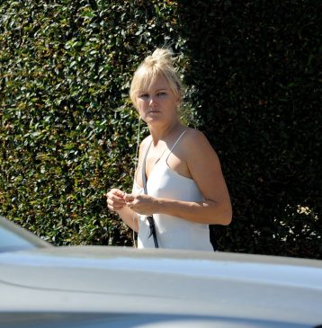 Malin Akerman Braless (16 Photos)