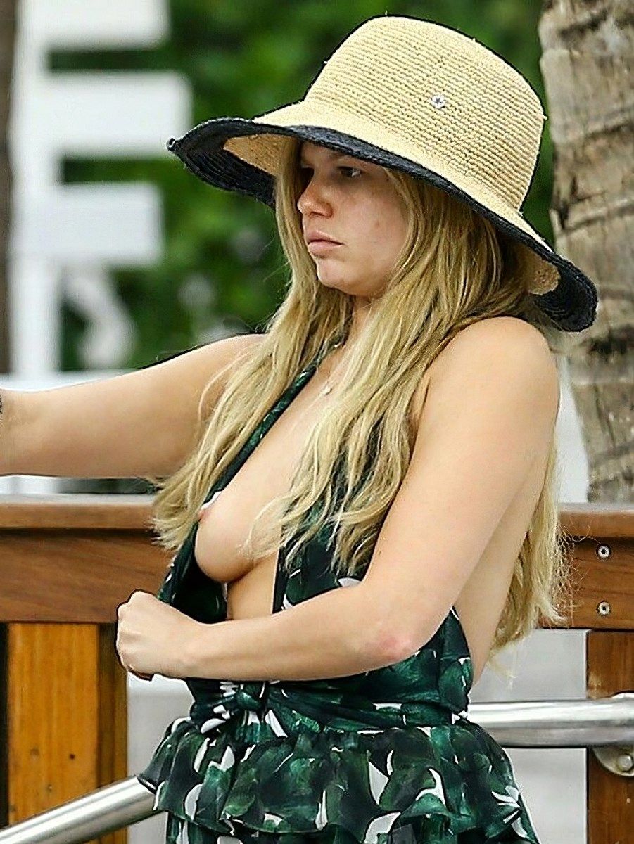 Topless chanel west Chanel West