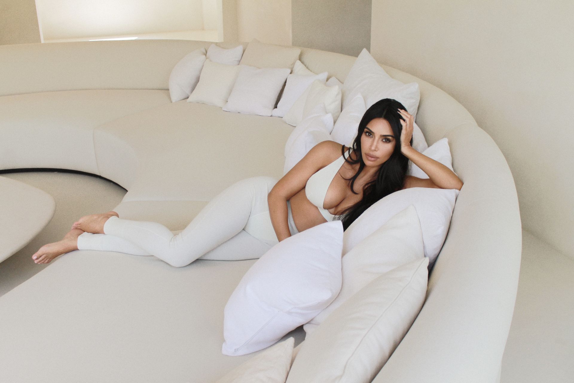 Kim Kardashian Sexy 001