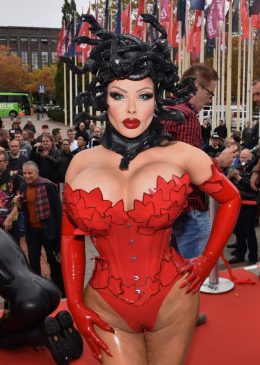 Medusa Hot (7 Photos)