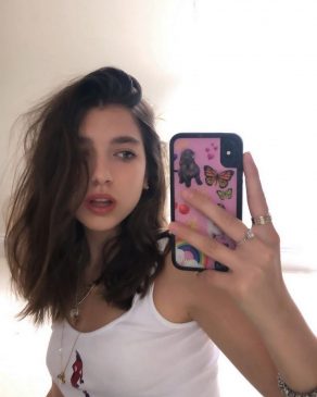 Rina Lipa Sexy (13 Photos)