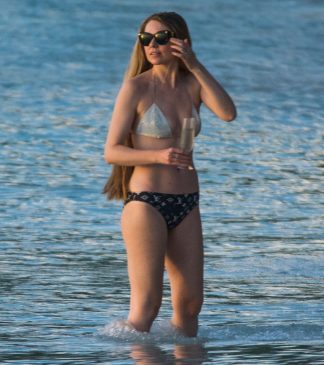 Zoe Salmon Sexy (47 Photos)