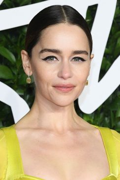 Emilia Clarke Sexy (24 Photos)