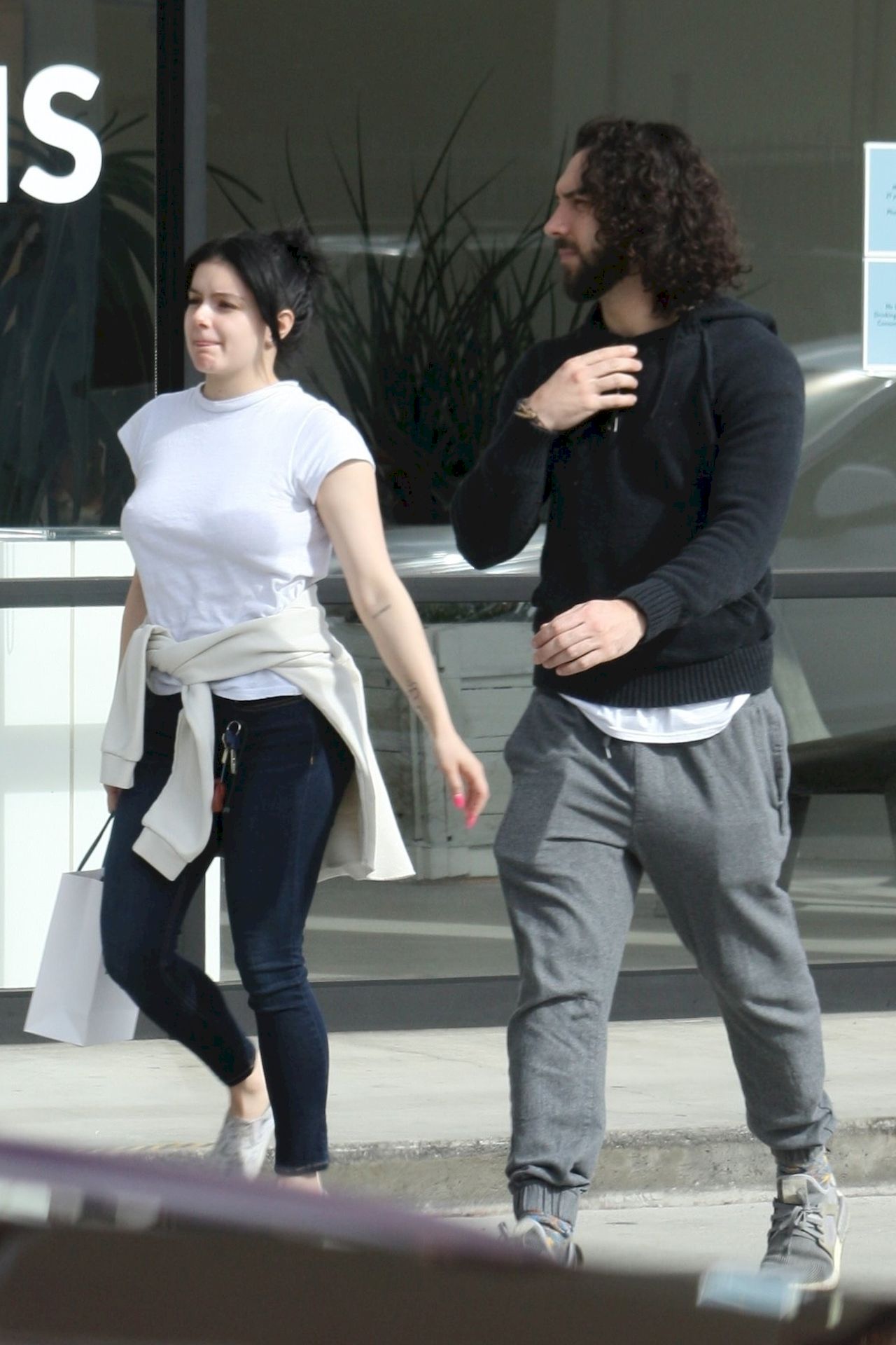 Ariel Winter Stocks Up On Cannabis And Groceries In Studio City 0016