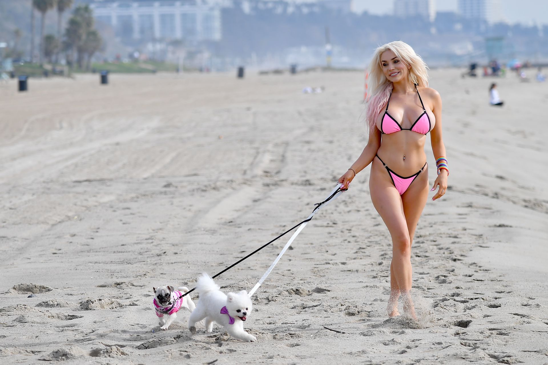 Busty Courtney Stodden Poses On The Beach In Santa Monica 0007