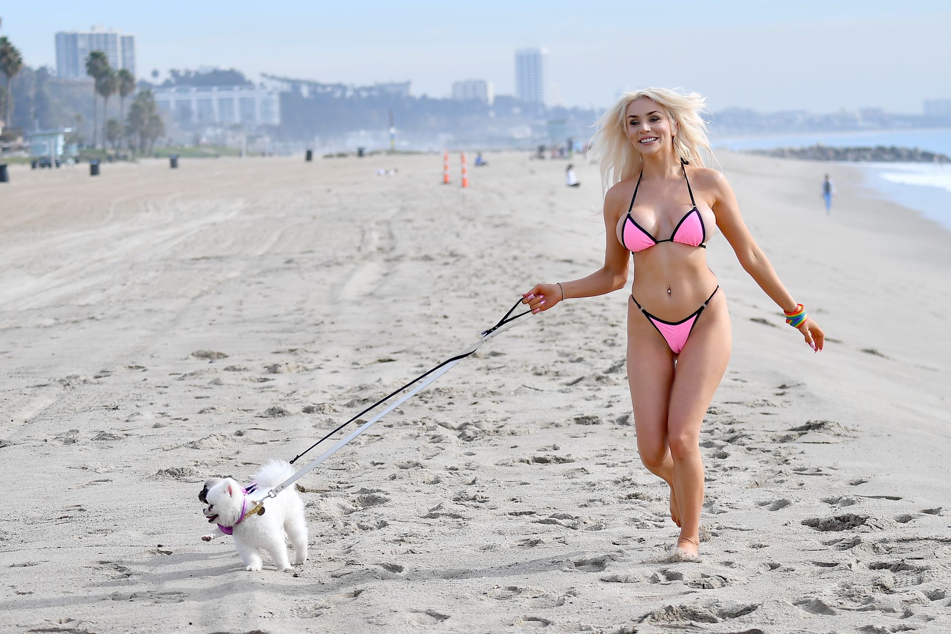 Busty Courtney Stodden Poses On The Beach In Santa Monica 0011
