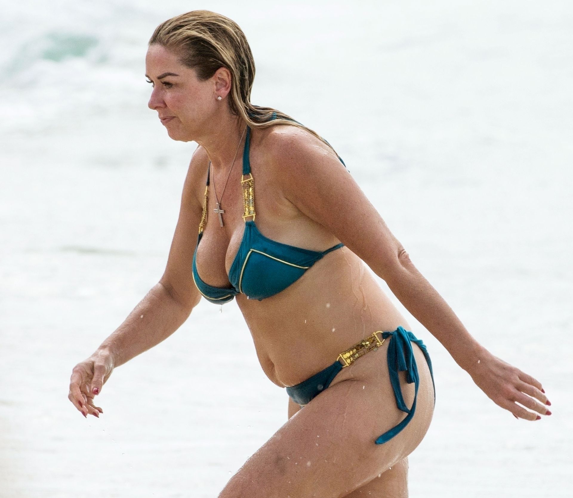 Claire Sweeney Dons Her Bikini Out In Barbados 0001