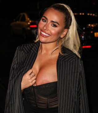 Ellie Brown Shows Off Her Boobs at Ballie Ballerson in Soho (24 Photos)