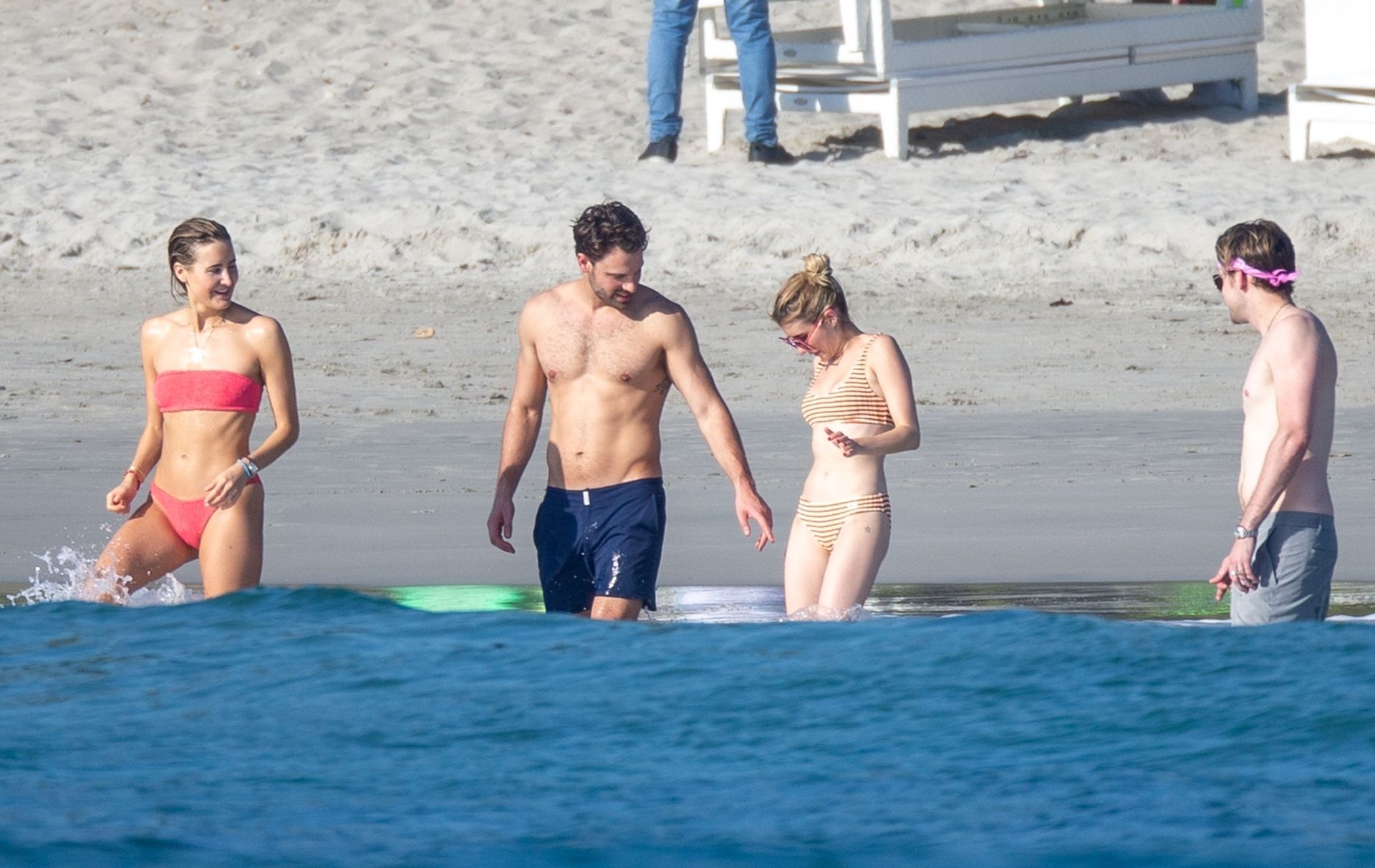 Friendly Exes Emma Roberts And Chord Overstreet Enjoy The Sunshine In Mexico 0016