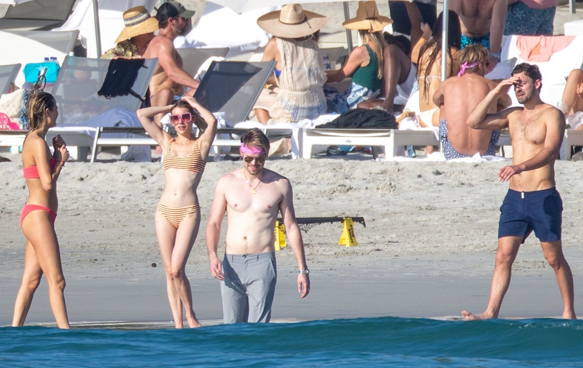 Friendly Exes Emma Roberts And Chord Overstreet Enjoy The Sunshine In Mexico 0023