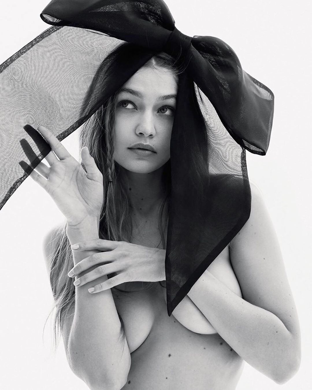Gigi Hadid Photographed Nude For Russian Vogue 0001
