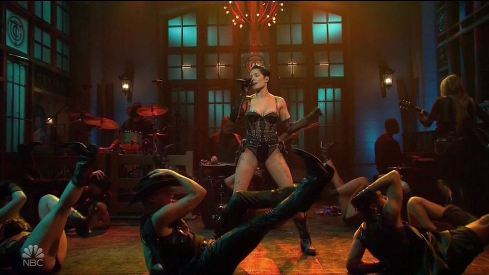 Halsey Steams Up The Screen As She Performs On Saturday Night Live 0021