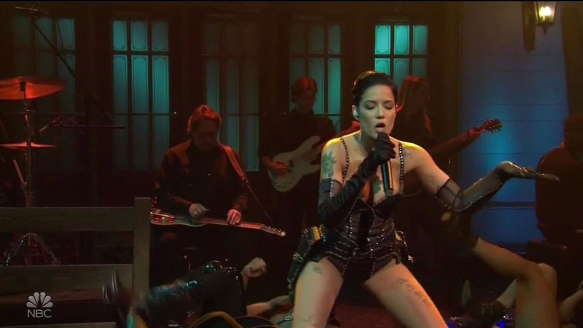 Halsey Steams Up The Screen As She Performs On Saturday Night Live 0022