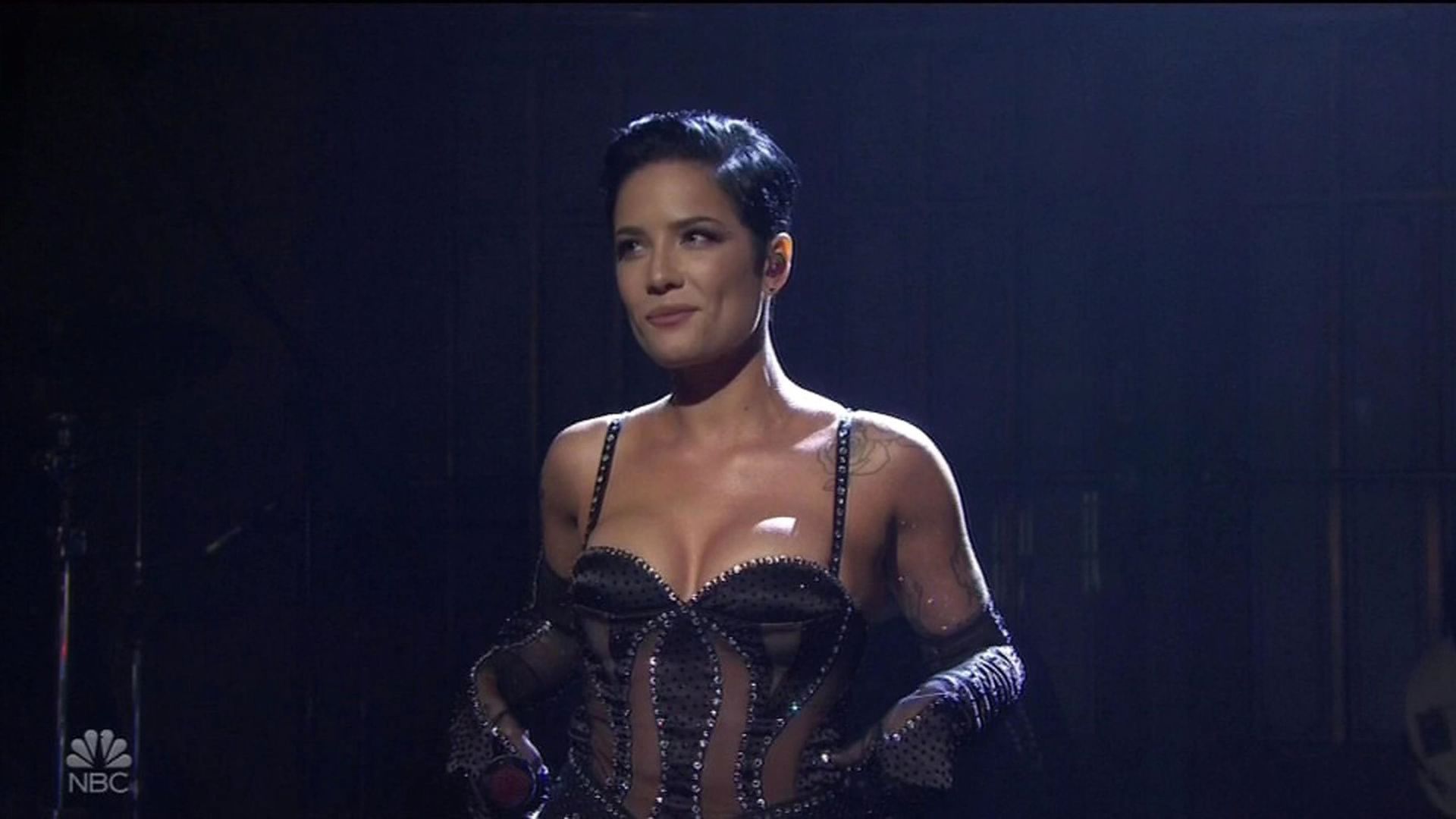 Halsey Steams Up The Screen As She Performs On Saturday Night Live 0035