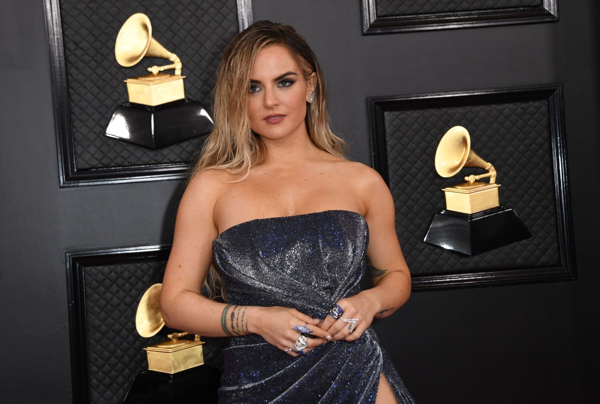 Jojo Shows Her Legs And Cleavage At The 62nd Annual Grammy Awards 0037