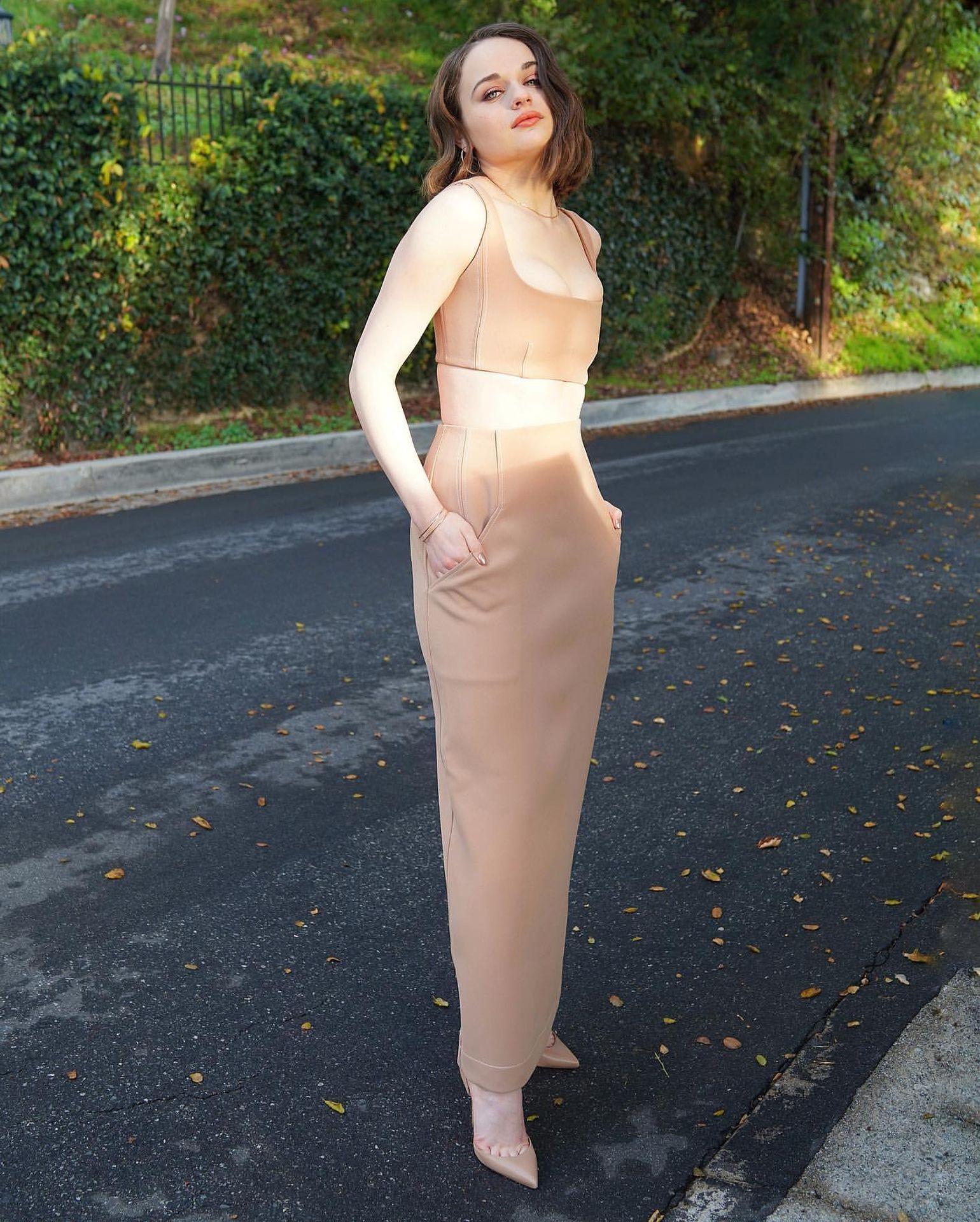 Joey King Flaunts Her Cleavage At The 2020 Sag Red Carpet Rollout 0009