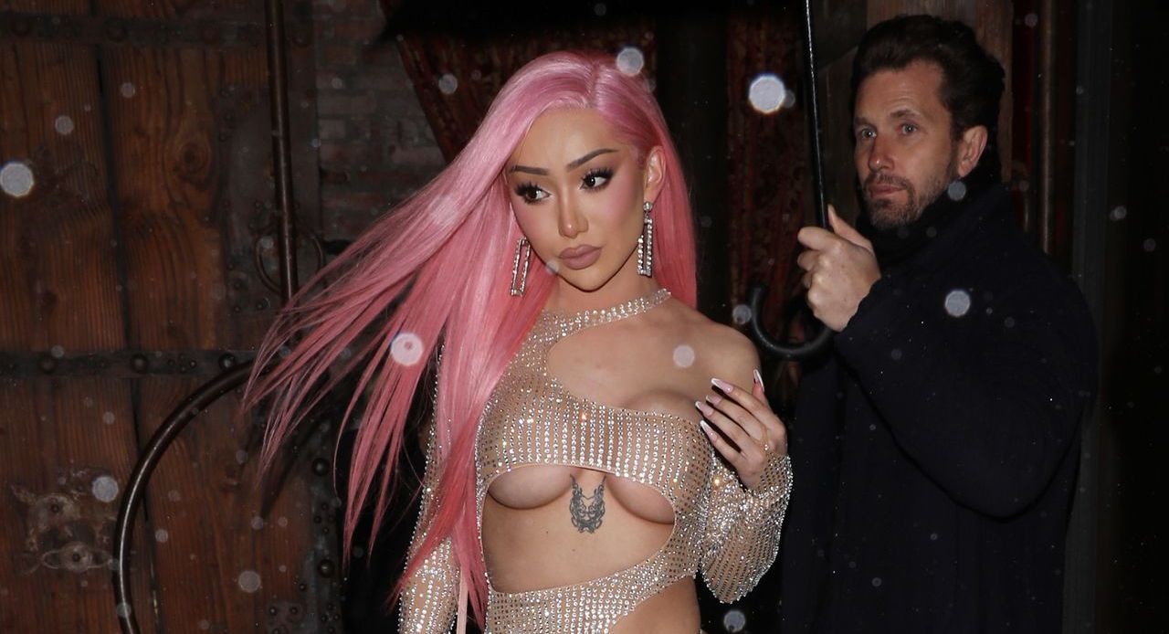 Nikita Dragun Shows Off Her Boobs In Hollywood 0001